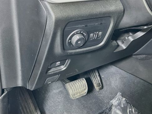Used 2023 Jeep Grand Cherokee Limited AWD/4WD image 10