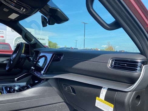 New 2025 Jeep Wagoneer Series II image 9