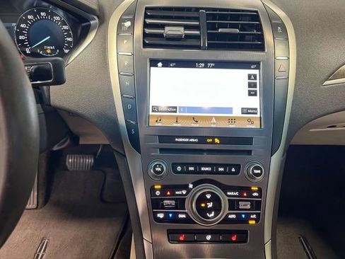 Used 2017 Lincoln MKZ Select w/ Select Plus Package image 10