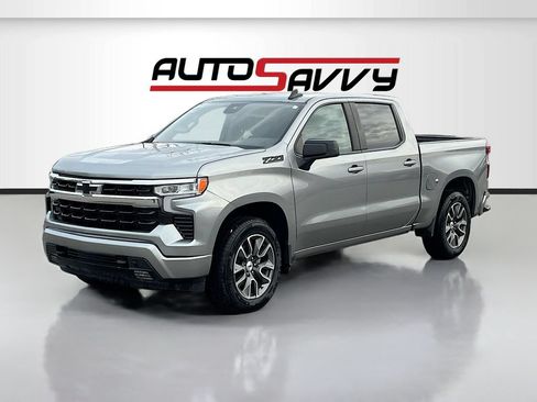Used 2023 Chevrolet Silverado 1500 RST w/ Z71 Off-Road Package AWD/4WD image 3