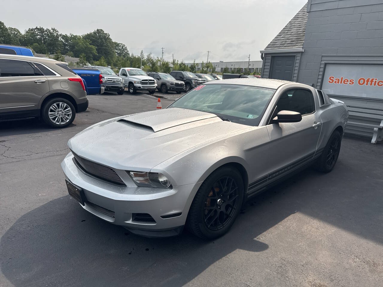 Used 2011 Ford Mustang Coupe w/ 101A Rapid Spec Order Code RWD image 3