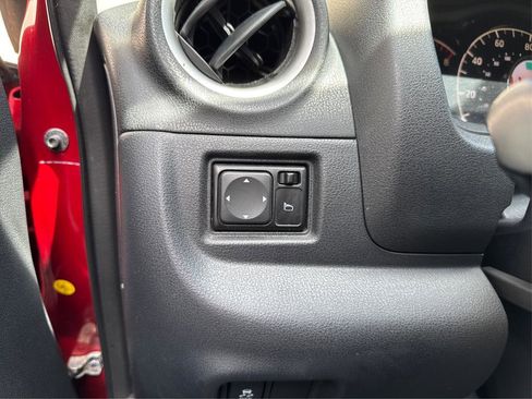 Used 2015 Nissan Versa Note SV image 56