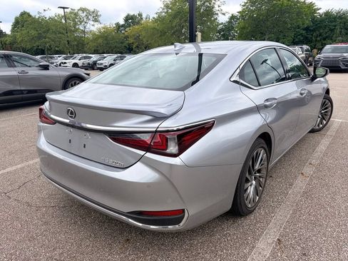 Used 2025 Lexus ES 300h w/ Accessory Package (Z1) FWD image 9