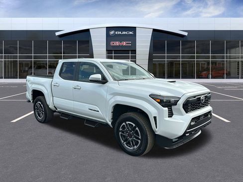 Used 2024 Toyota Tacoma SR5 image 7
