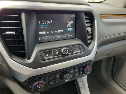 Used 2019 GMC Acadia SLE image 17