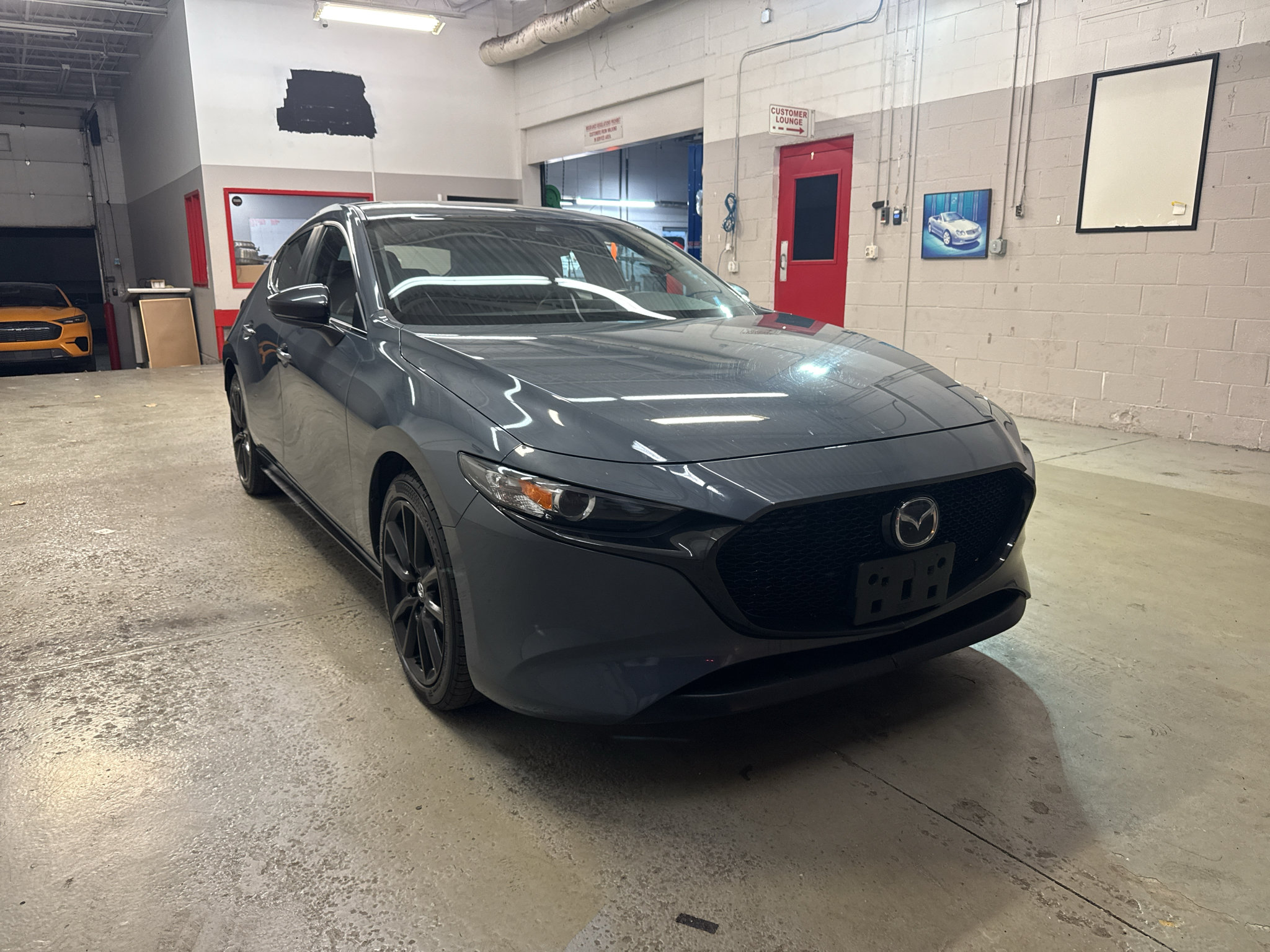 Used 2022 MAZDA MAZDA3 s FWD image 1