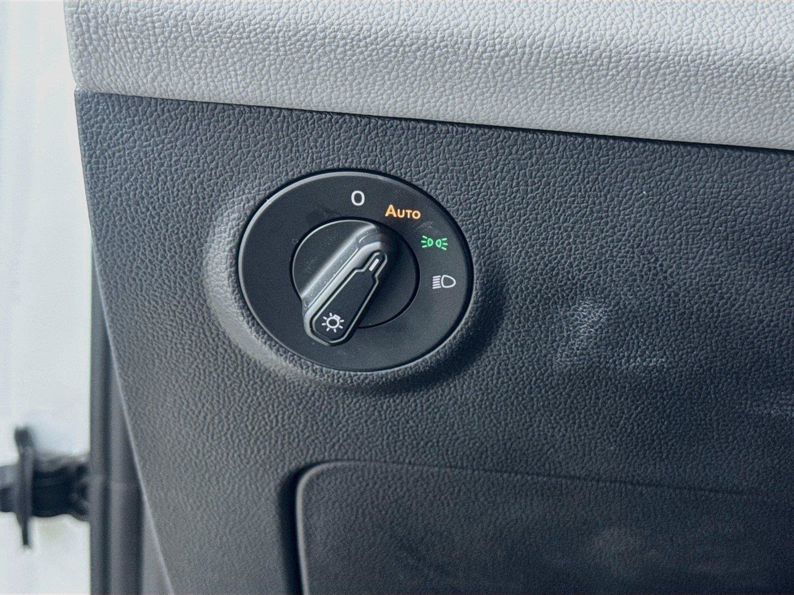Certified 2023 Volkswagen Taos SE AWD/4WD image 10