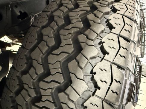 Used 2024 Ford Ranger Lariat w/ FX4 Off-Road Package image 53