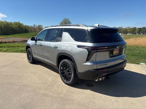 New 2026 Chevrolet Traverse LT w/ Midnight/Sport Edition FWD image 7