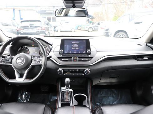 Used 2024 Nissan Altima 2.5 SR image 16