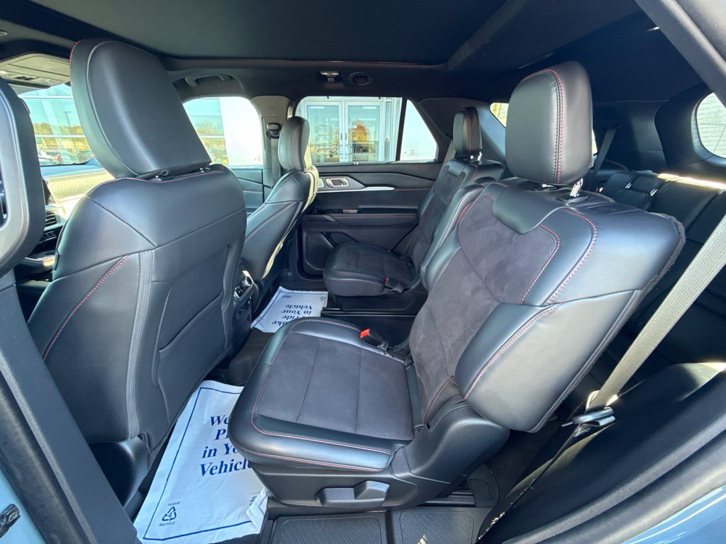 Used 2025 Ford Explorer ST AWD/4WD image 34