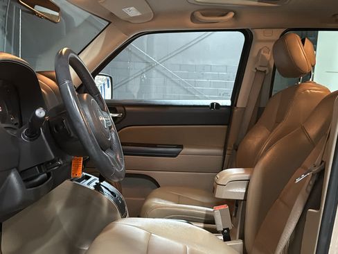 Used 2016 Jeep Patriot High Altitude AWD/4WD image 10