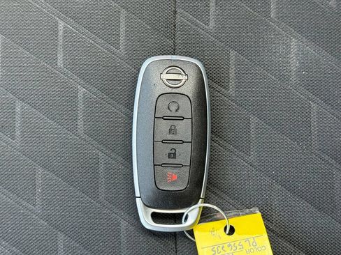 Used 2023 Nissan Kicks SR FWD image 29