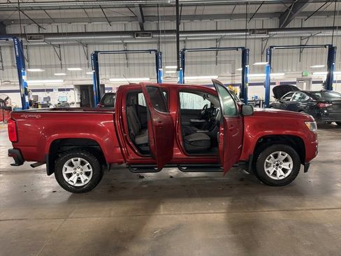 Used 2016 Chevrolet Colorado LT w/ LT Convenience Package image 7