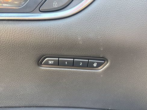 Used 2022 Cadillac XT6 Luxury FWD image 35
