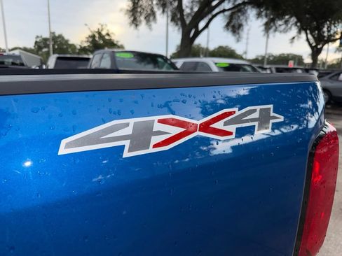 Used 2022 Chevrolet Colorado LT w/ LT Convenience Package AWD/4WD image 15
