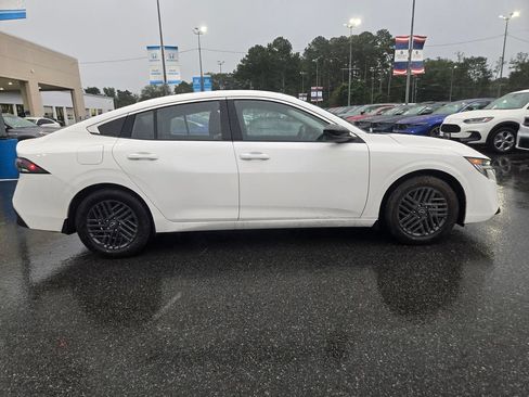 Used 2026 Nissan Sentra SV w/ SV Convenience Package FWD image 4