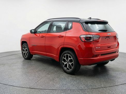 Used 2025 Jeep Compass Limited image 6