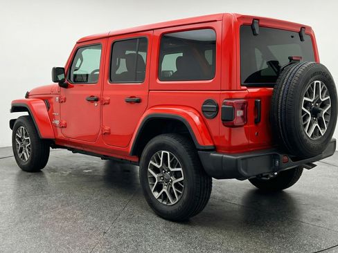 Used 2025 Jeep Wrangler Sahara image 6
