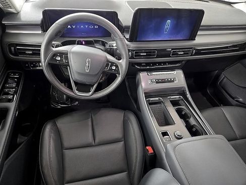 Used 2026 Lincoln Aviator AWD image 12