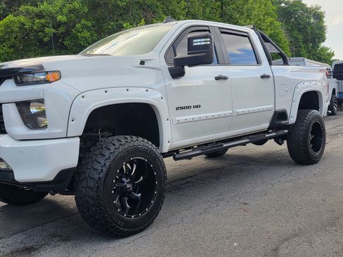 Used 2020 Chevrolet Silverado 2500 LT w/ All Star Edition AWD/4WD image 3