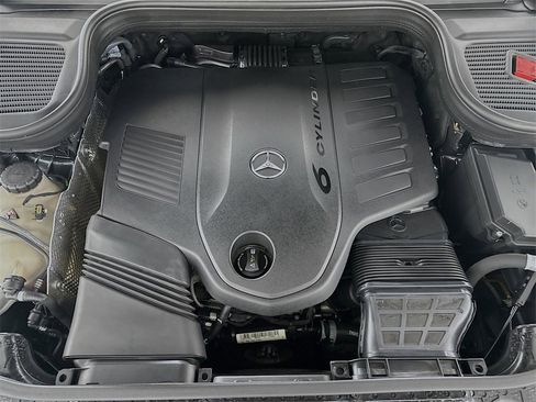 Used 2020 Mercedes-Benz GLS 450 4MATIC image 32