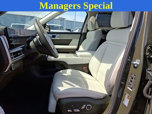 Used 2025 Hyundai Santa Fe Calligraphy AWD/4WD image 13