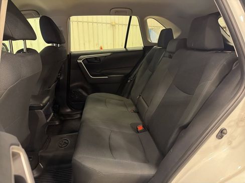 Used 2019 Toyota RAV4 LE image 28