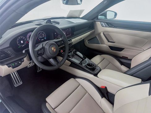 Used 2025 Porsche 911 Carrera 4 GTS image 4