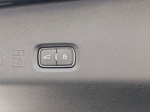 New 2025 Ford Expedition Active image 15