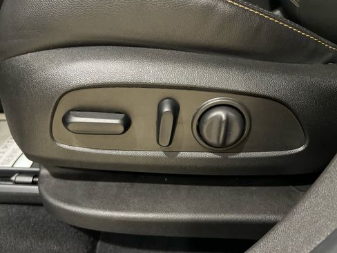 Used 2021 Chevrolet Equinox Premier FWD image 20