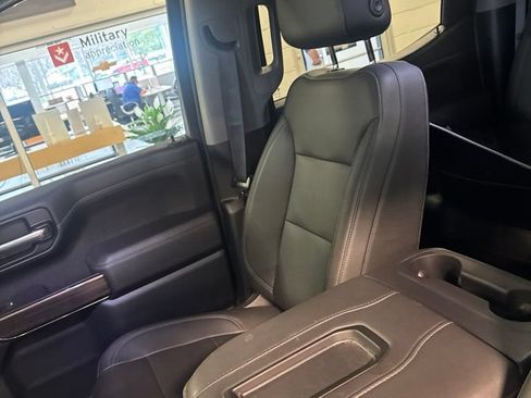 Used 2021 Chevrolet Silverado 1500 LT Trail Boss w/ Convenience Package II AWD/4WD image 8