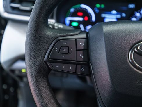 Certified 2026 Toyota Sienna LE FWD image 18