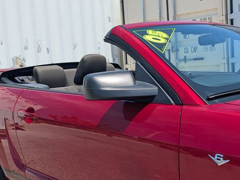 Used 2005 Ford Mustang Deluxe image 10