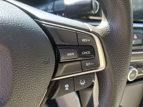 Used 2018 Honda Accord EX image 21