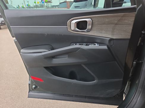 Used 2023 Kia Sorento X-Line EX image 11