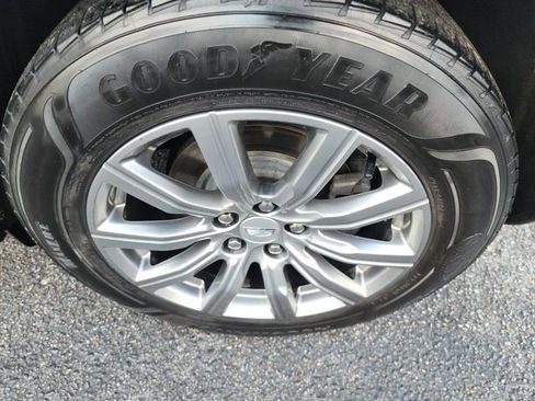 Used 2020 Cadillac XT4 Premium Luxury image 10