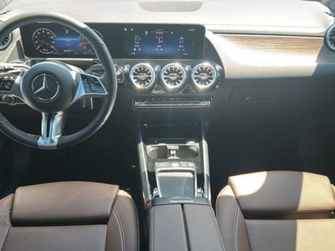 Used 2026 Mercedes-Benz GLA 250 4MATIC image 16