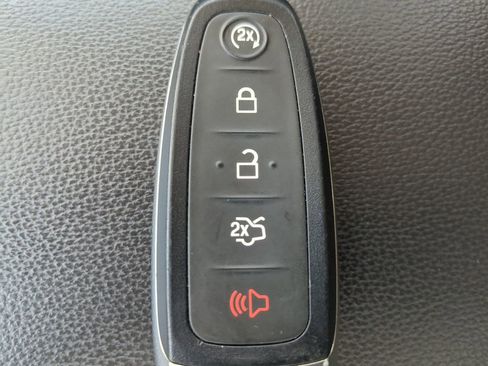 Used 2019 Ford Escape Titanium image 31