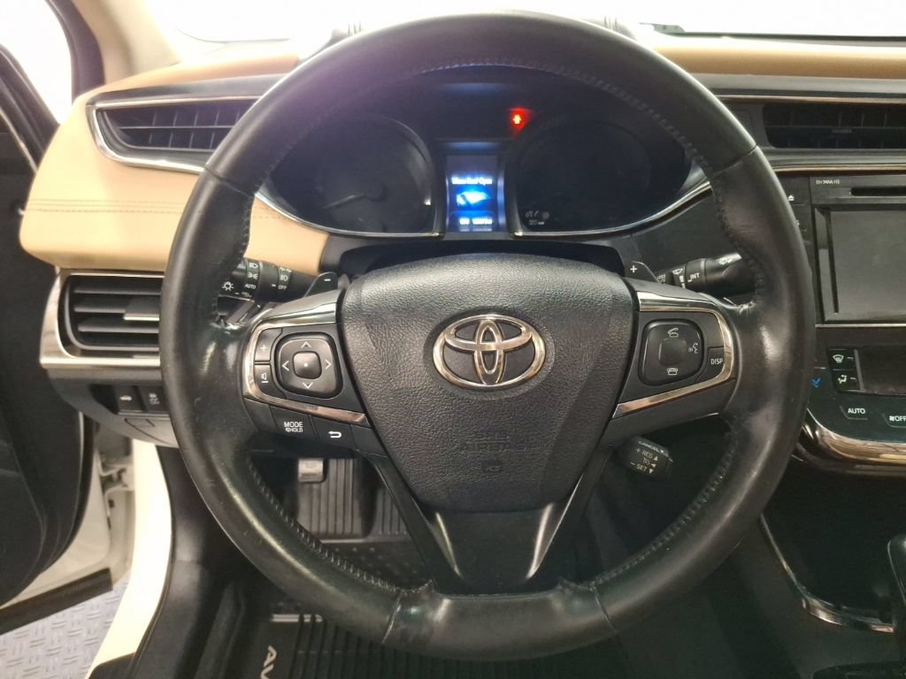 Used 2015 Toyota Avalon XLE Touring FWD image 19