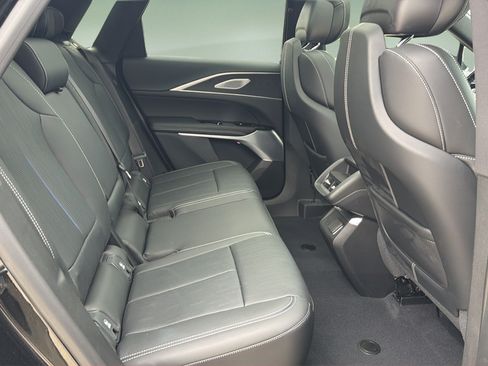 Used 2025 Cadillac Lyriq Sport AWD/4WD image 17