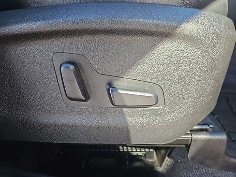 Used 2016 Kia Sorento SX image 39