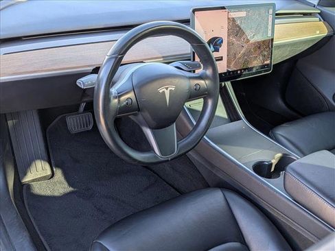 Used 2018 Tesla Model 3 Long Range image 9