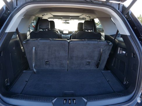 Certified 2022 Ford Explorer XLT w/ Equipment Group 202A AWD/4WD image 18