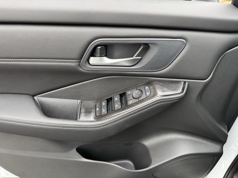 New 2026 Nissan Rogue Dark Armor AWD/4WD image 39