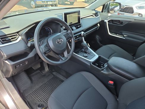Certified 2025 Toyota RAV4 LE AWD/4WD image 15
