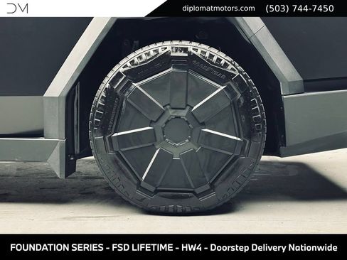 Used 2024 Tesla Cybertruck Cyberbeast AWD/4WD image 39