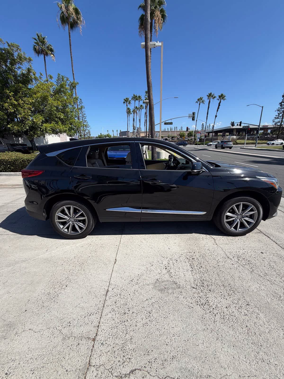 Used 2023 Acura RDX w/ Technology Package FWD image 4