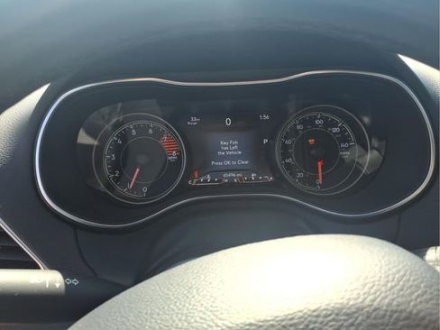 Used 2019 Jeep Cherokee Limited w/ Technology Group image 16