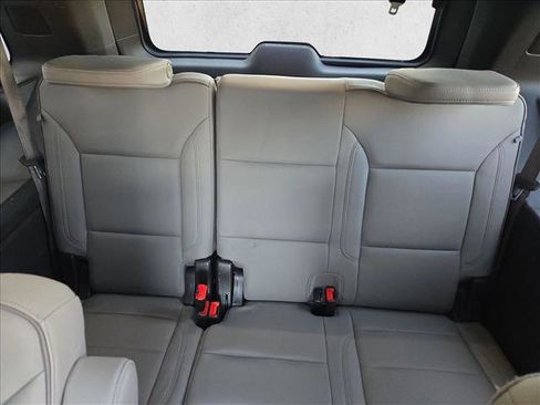 Used 2022 GMC Yukon SLT w/ SLT Premium Package image 15